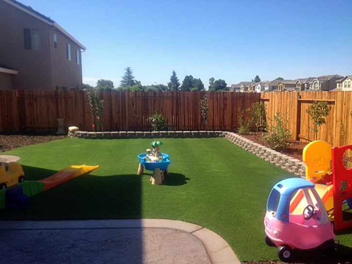 Synthetic Grass Westminster California Kindergarten Front